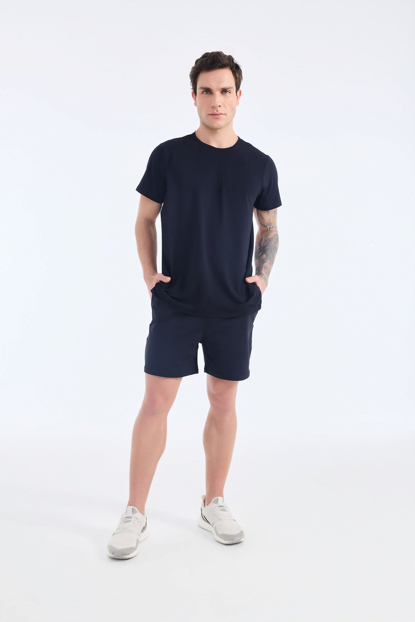 Camiseta Masculina Preto Com Costas Brancas