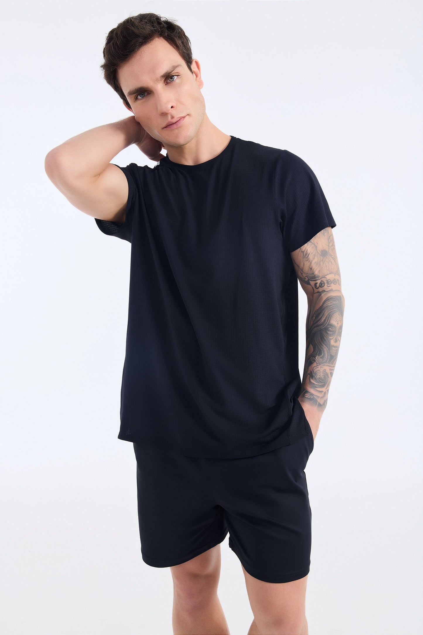 Camiseta Masculina Preto Com Costas Brancas
